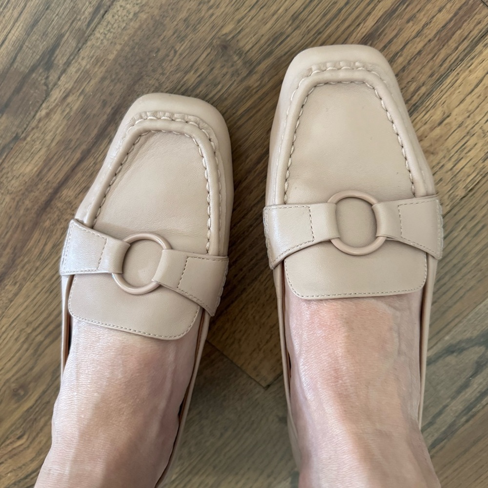 Gentle Souls Cream Loafers size 10